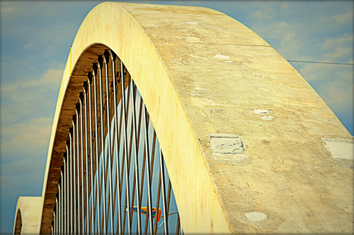 The flat top surfaces of the 12 massive arches of Fort Worth's new West Seventh Street Bridge. Photo by Jim Peipert